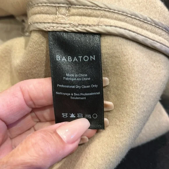 Aritzia Babaton camel coloured coat. Belt, waste snap. Wool blend coat, size L. - Picture 10 of 11